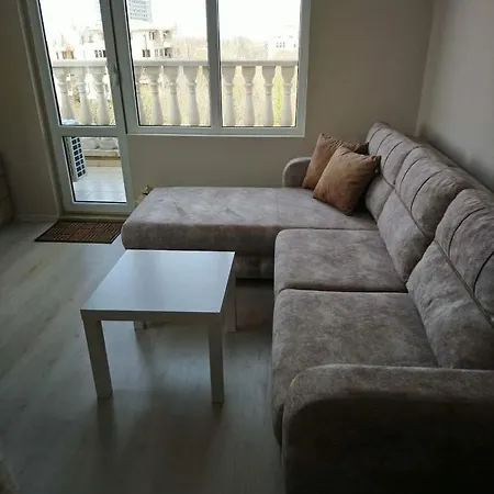 за гости сънрайз флора бийч Apartment